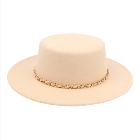 NEW ON TREND FASHION IVORY BRIM HAT GOLD CHAIN ACCENT
